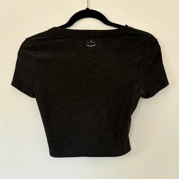 Beyond Yoga Featherweight Under Over Crop Tee - Picture 3 of 8